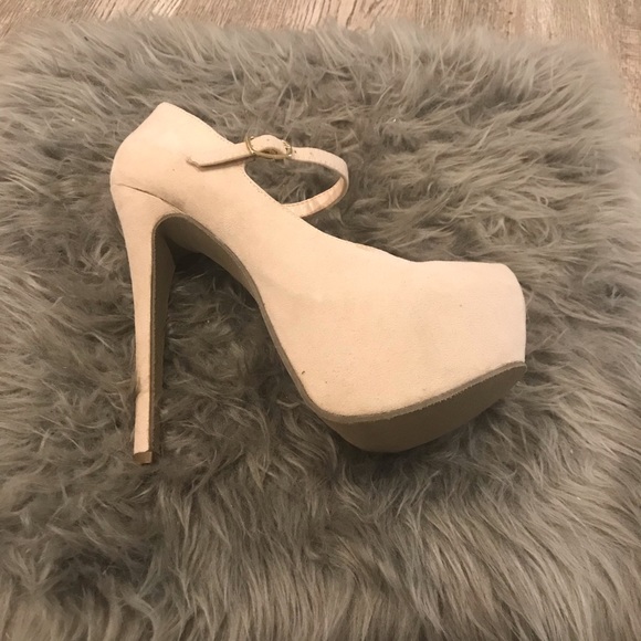 “Justfab” brand nude platform heels. Brand new. - Picture 2 of 3